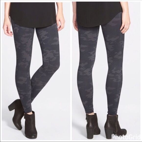 Assets by SPANX Camo Seamless Leggings Gray M - Picture 2 of 8